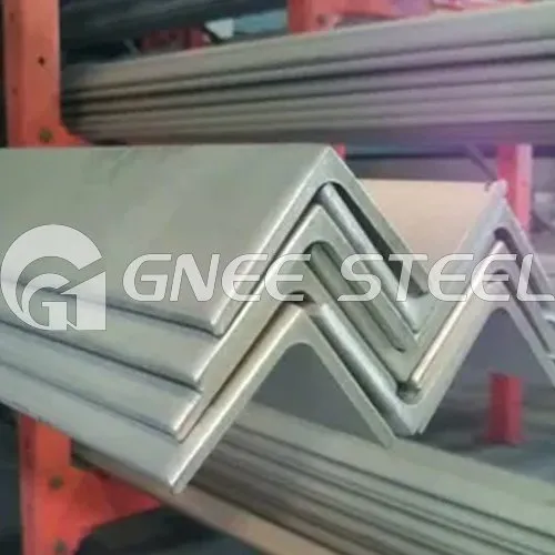 A588 スチールアングル